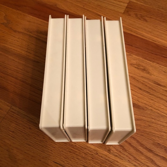 Lot of 4 Vintage Veggie Tales VHS Tapes with Hard Case Silly Song Collection - Picture 3 of 4